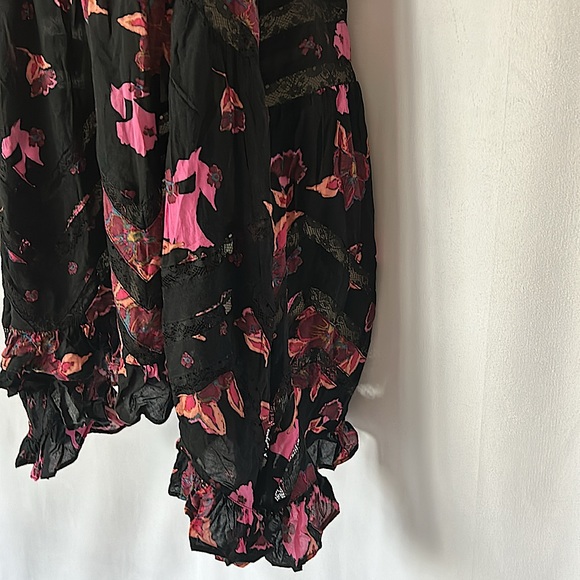 Intimately Free People Boho Black Floral Lace Mini Dress **Size SP** 🌺🌺 - Picture 5 of 6